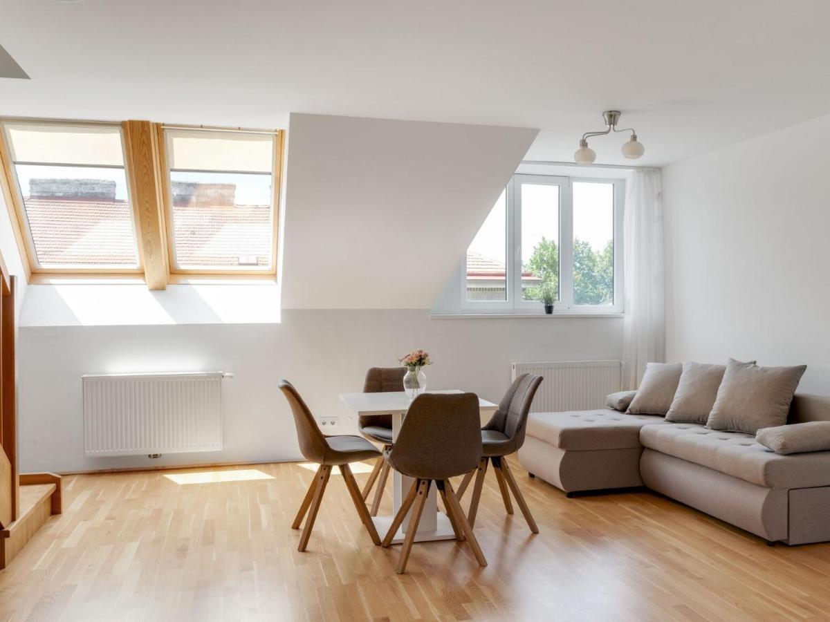 Elegant Apartment In Vienna With Patio Bagian luar foto