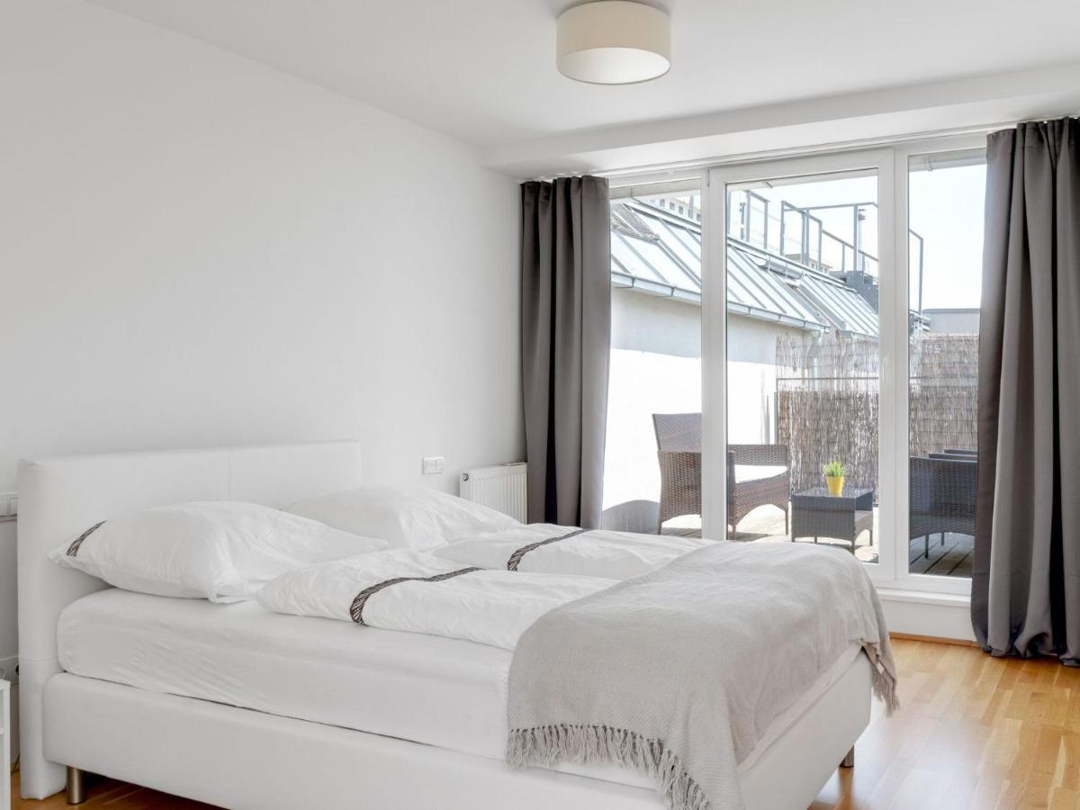 Elegant Apartment In Vienna With Patio Bagian luar foto