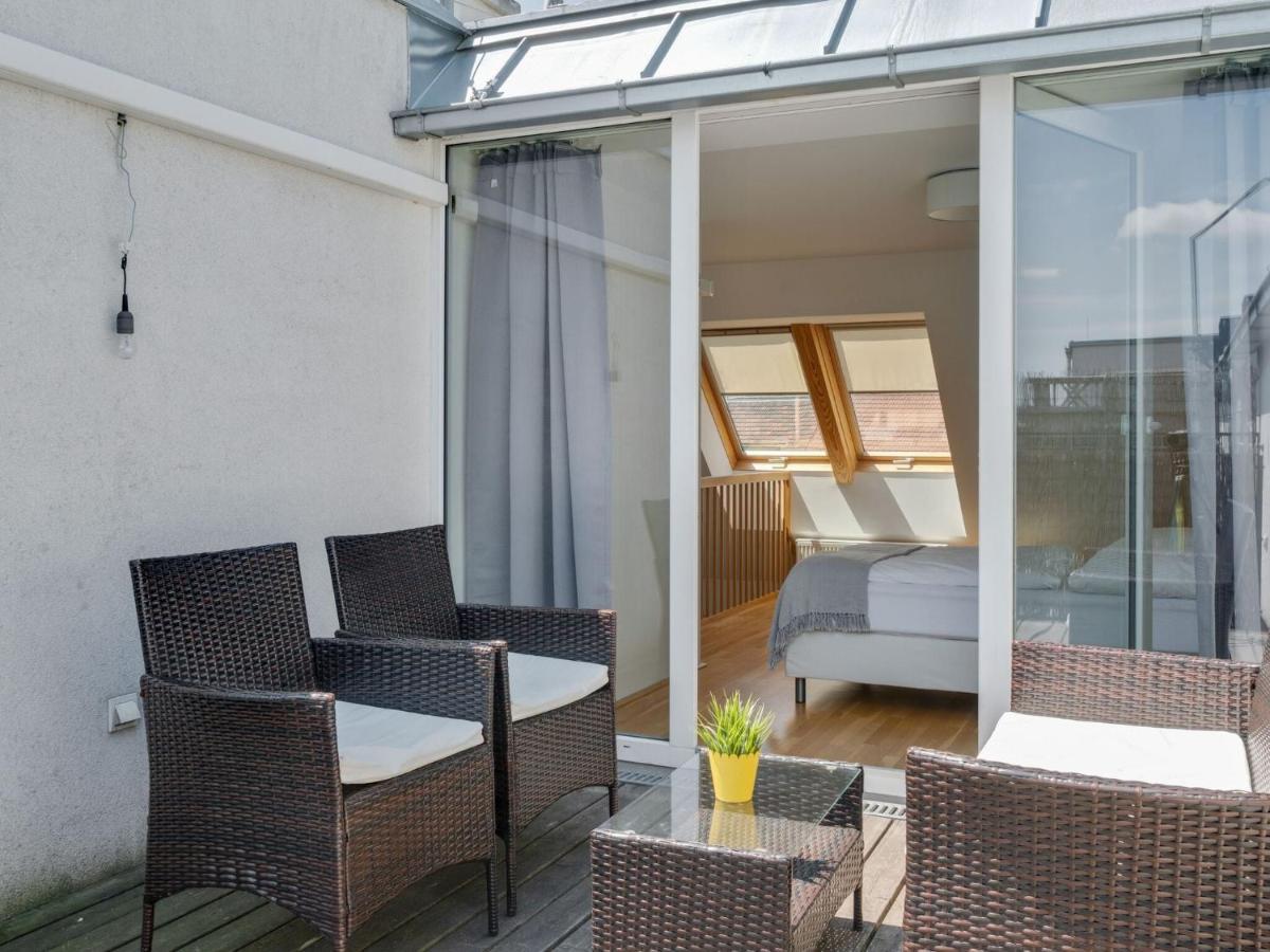 Elegant Apartment In Vienna With Patio Bagian luar foto