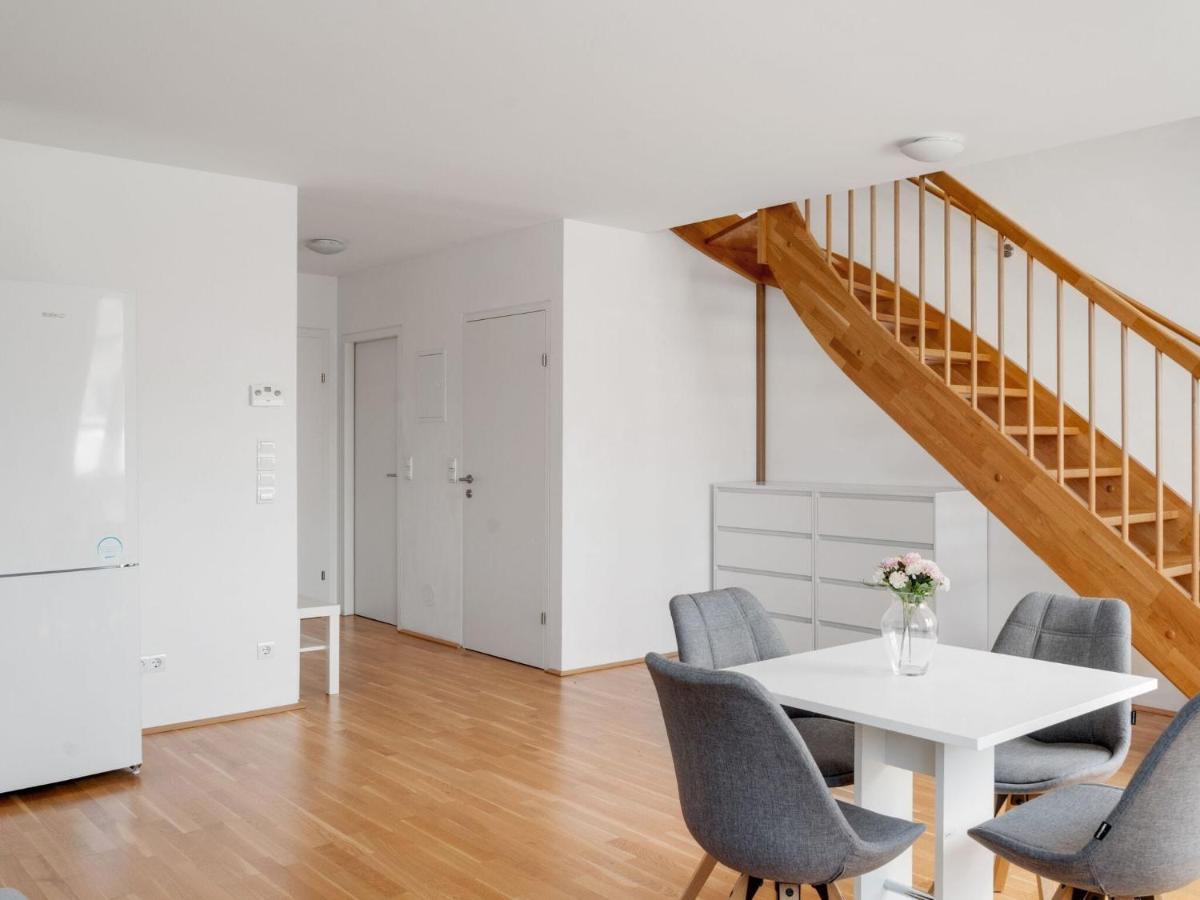 Elegant Apartment In Vienna With Patio Bagian luar foto